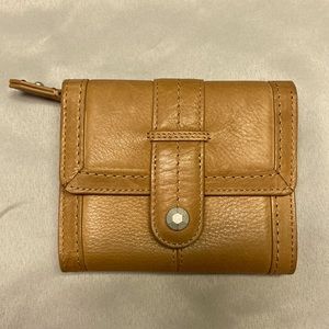 Sigrid Olson wallet